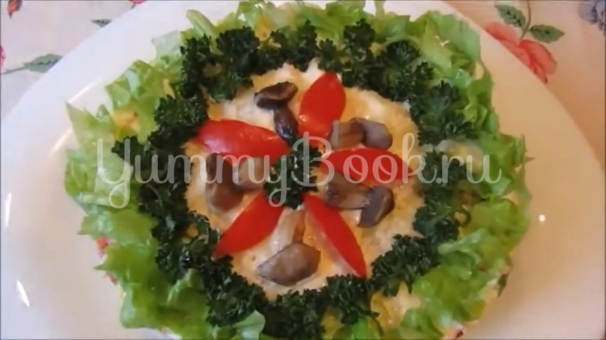 Постный слоеный салат с грибами и помидорами - шаг 5