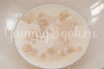 Дрожжевой пирог с фаршем, грибами и сыром - шаг 4
