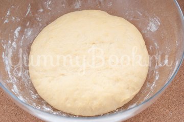 Дрожжевой пирог с фаршем, грибами и сыром - шаг 7