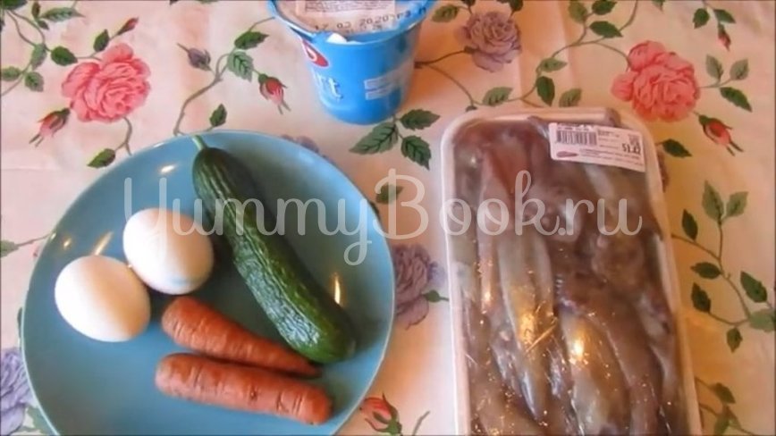 Диетический салат с кальмарами, яйцами и овощами - шаг 1