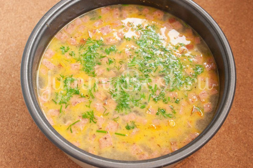 Гороховый суп с колбасой в мультиварке - шаг 4