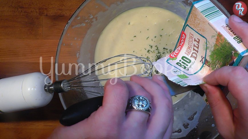 Блинчики с сыром и зеленью - шаг 4