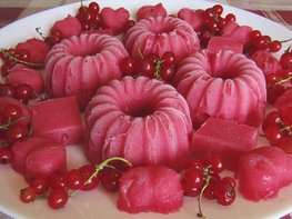 Десерт из красной смородины