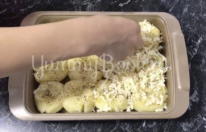 Картофель под сыром в духовке - шаг 8