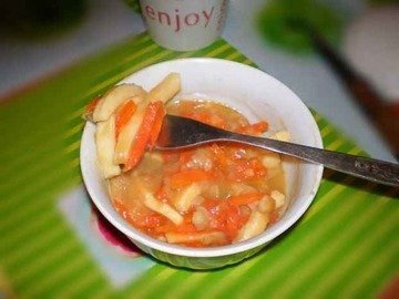Кальмары с овощами под соусом