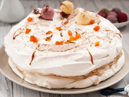 Торт-безе со сливочно-кофейным кремом