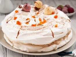 Торт-безе со сливочно-кофейным кремом