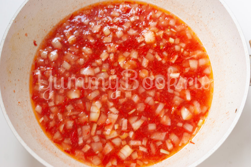 Куриные фрикадельки в томатно-яблочном соусе с курагой - шаг 7