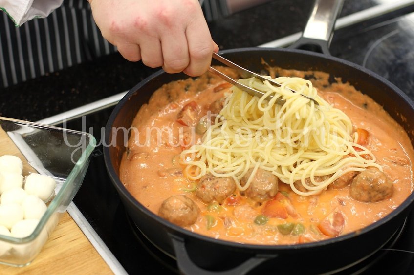 Спагетти с фрикадельками - шаг 4
