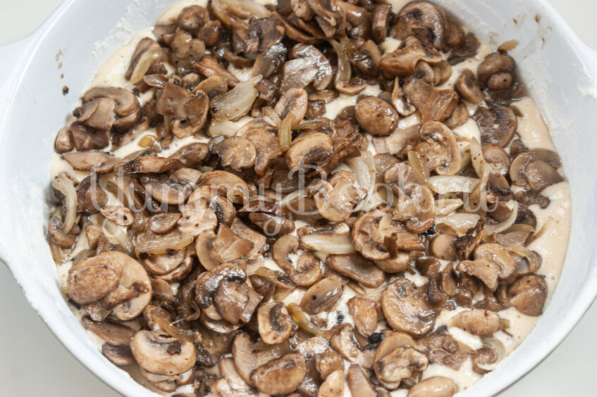 Пирог с грибами - шаг 10