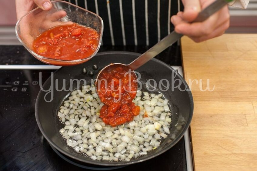 Паста в томатном соусе с базиликом - шаг 1