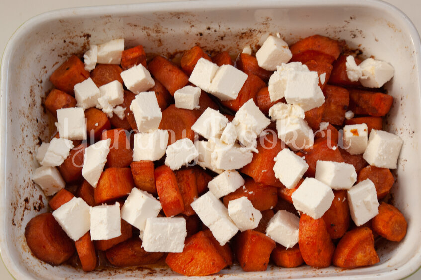 Запеченный батат с морковью и сыром фета - шаг 6