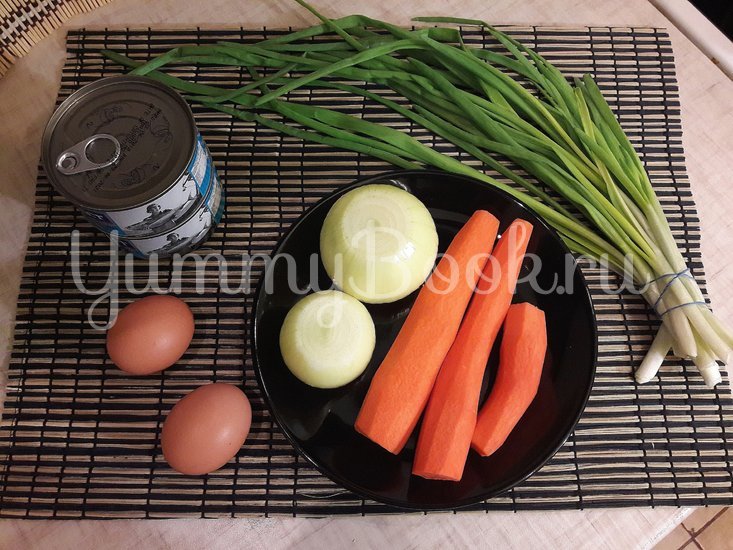 Котлетки из консервированного тунца, моркови и лука - шаг 1