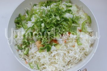 Капуста тушеная с баклажанами - шаг 3