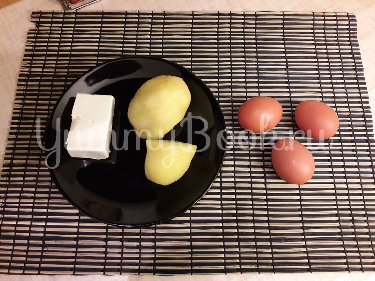 ​Яичный рулет с картофелем и фетой - шаг 1