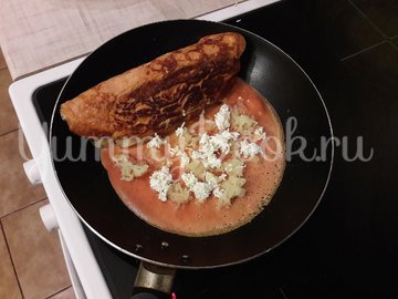 Яичный рулет с картофелем и фетой - шаг 11