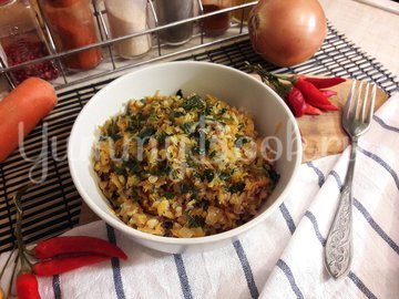 Гречка с луком и морковью в сковороде - шаг 9
