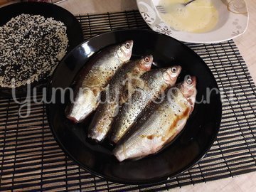 Жареный сырок в кунжутной панировке - шаг 2