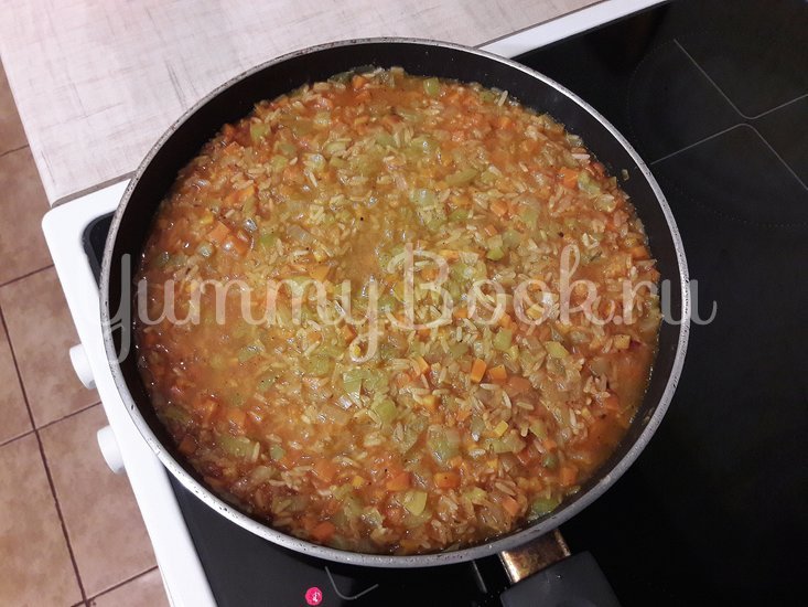Пряный рис с овощами в сковороде - шаг 9