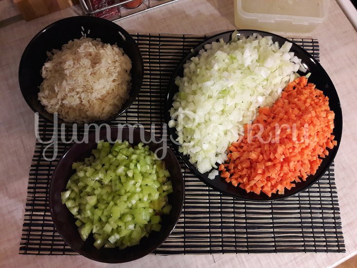 Пряный рис с овощами в сковороде - шаг 2