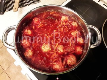 Свекольный суп с куриными фрикадельками - шаг 13