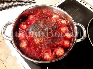 Свекольный суп с куриными фрикадельками - шаг 14