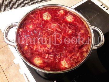 Свекольный суп с куриными фрикадельками - шаг 16