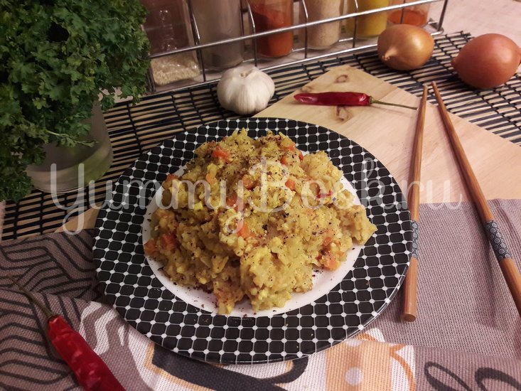 Рис с яйцами и овощами в сковороде - шаг 14