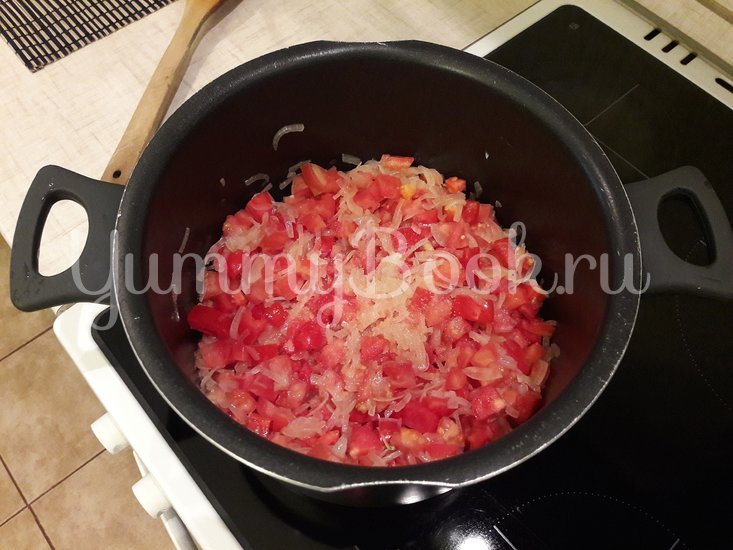 Тушёный картофель в томатно-кабачковой подливе - шаг 4