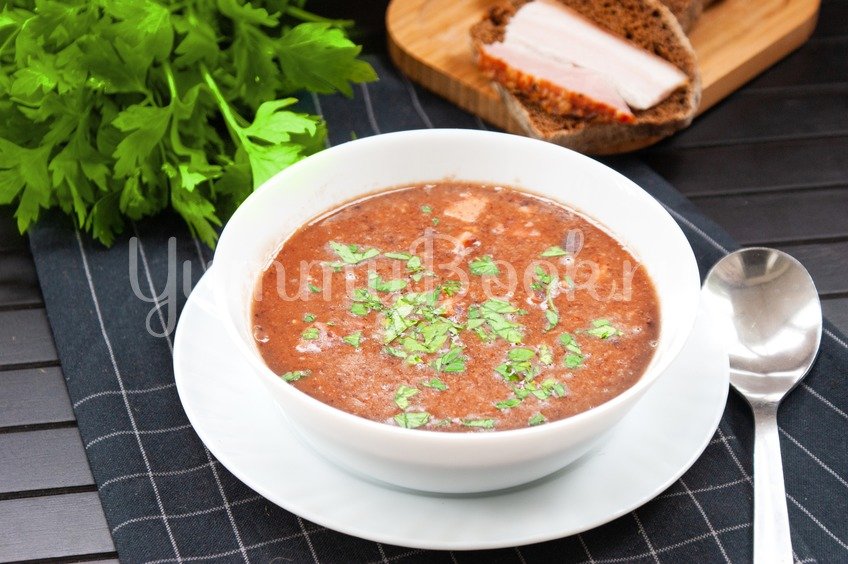 Суп из чёрной фасоли и бекона