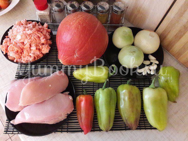 Овощное рагу с тыквой и куриным филе - шаг 1
