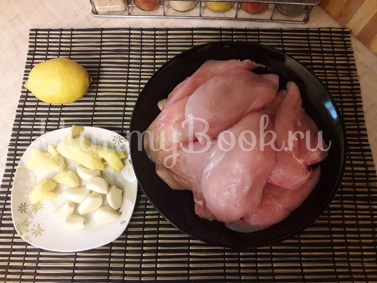 Куриное филе в имбирно-лимонном маринаде с мёдом​ - шаг 1